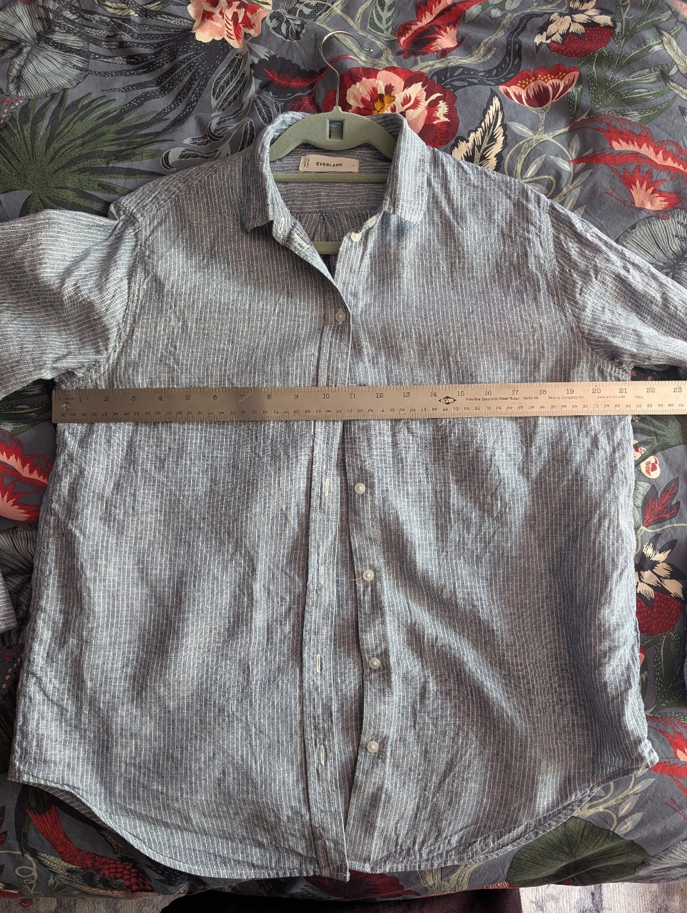 Everlane Woman's Linen Button Down Shirt - Picture 8 of 10